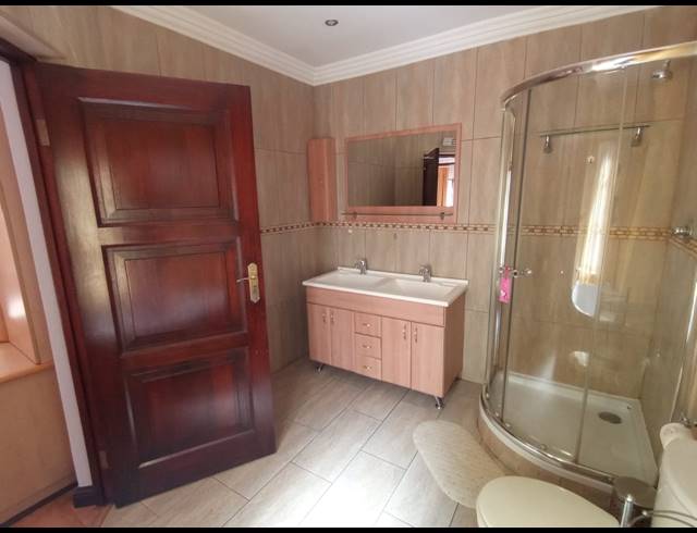 3 BEDROOM TOWNHOUSE FOR SALE IN THREE RIVERS PROPER